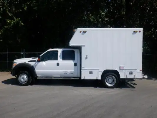 2012 Ford F-550 4x4 Crew Cab Service Truck with Shelving in Heavy Trucks in Edmonton - Image 8