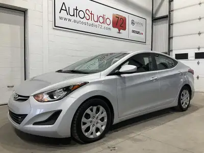 La Hyundai Elantra GL AUTOMATIQUE A/C CRUISE BLUETOOTH 2015 offerte chez AutoStudio 72 à Mirabel est...