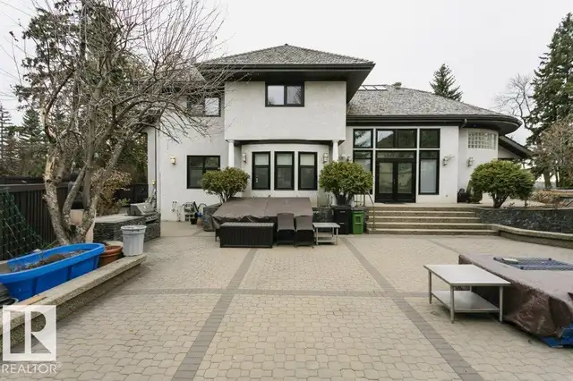 11 WELLINGTON CR NW Edmonton, Alberta in Houses for Sale in Edmonton - Image 5