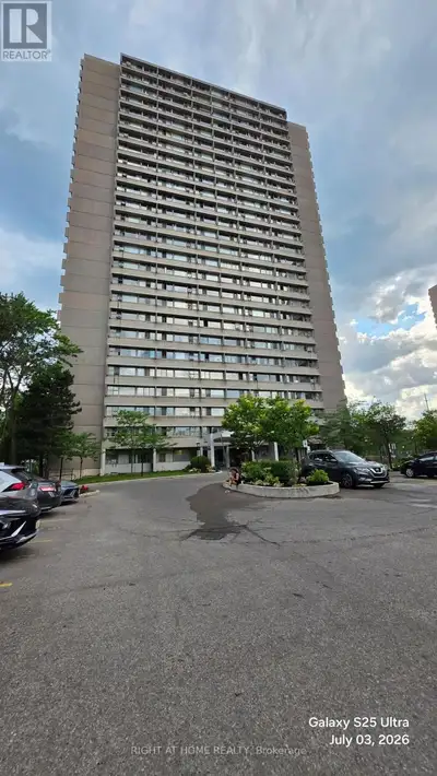Welcome to this bright and spacious condominium in the heart of Flemingdon Park. This unit features...