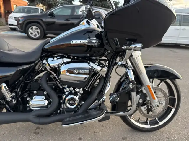 2022 Harley-Davidson Road Glide ~ ROAD GLIDE ~ 107CI ~ 2 INTO 1  in Sport Touring in City of Toronto - Image 28