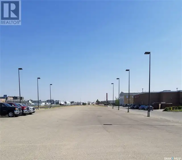 0 Government ROAD Weyburn, Saskatchewan in Land for Sale in Regina - Image 2