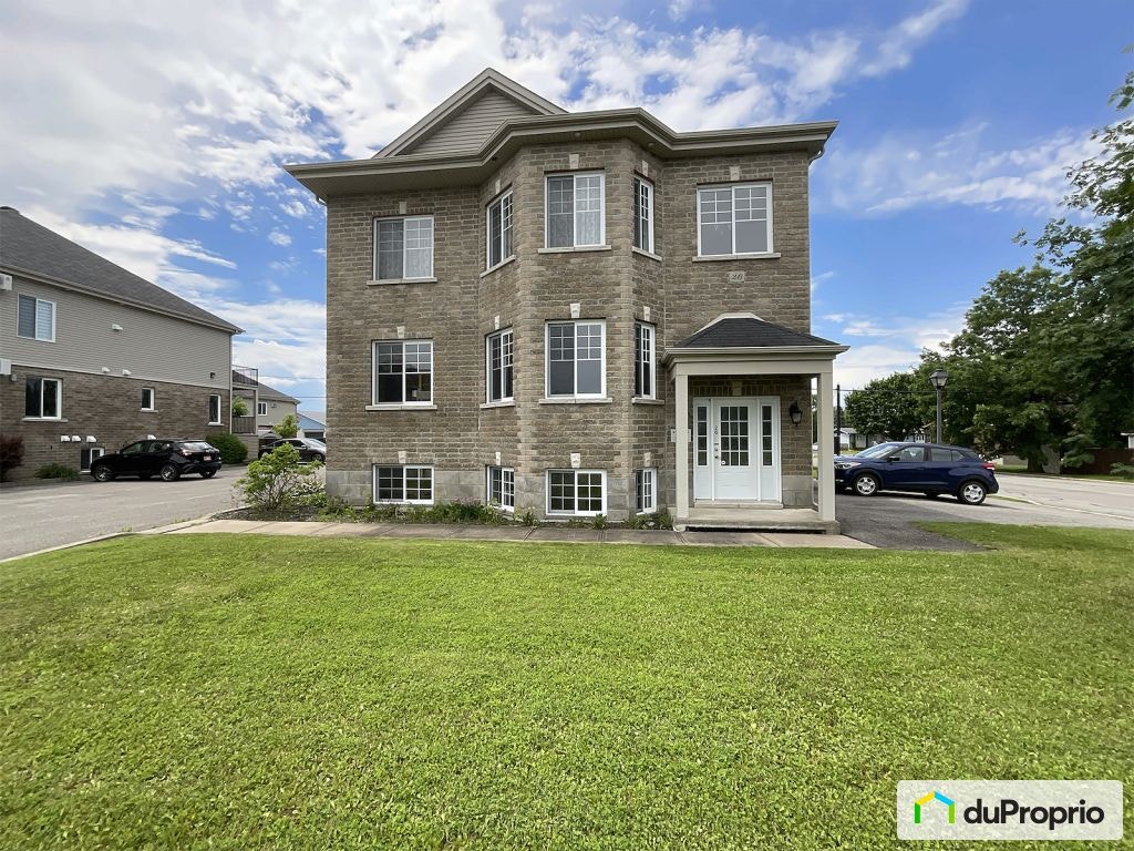 $384,999 - Condominium for sale in Mercier — photo 1