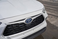 Experience the perfect blend of fuel-efficiency and family versatility with the 2022 Toyota Highland... (image 9)