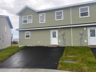 31 Lynch Pl is a brand new duplex conveniently located just minutes from Memorial University, Health...