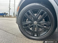 The advertised vehicle price is based on a promotional finance offer. Customers who purchase the veh... (image 8)