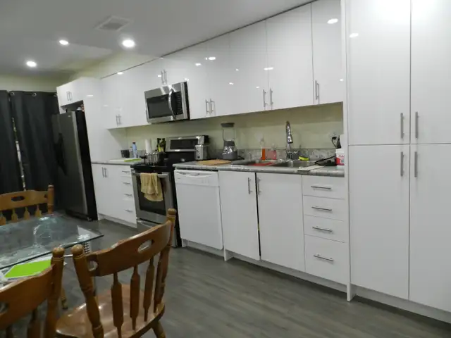Walk out studio HWY 7 & Dufferin (Vaughan) for $1500