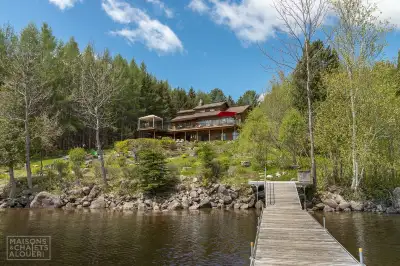 Lac Mégantic, secteur Piopolis en Estrie. Propriété de prestige avec VUE PANORAMIQUE À COUPER LE SOU...