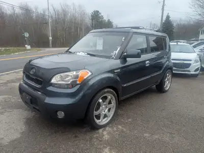 2010 Kia soul four-door automatic hatchback power Windows, power locks, cruise control and air condi...