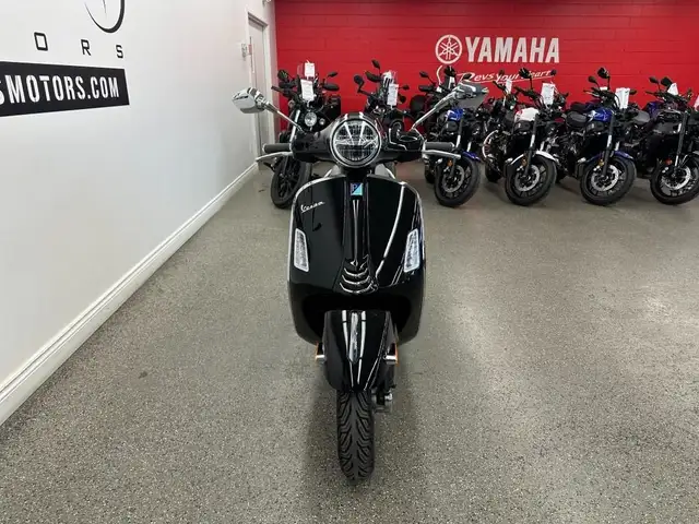 2023 Vespa GTS 300 Nero Convinto - V6354NP - -No Payments for 1  in Scooters & Pocket Bikes in Markham / York Region - Image 10
