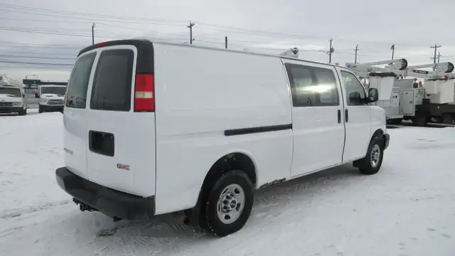 2008 GMC Savana CARGO VAN in Heavy Trucks in Vancouver - Image 6