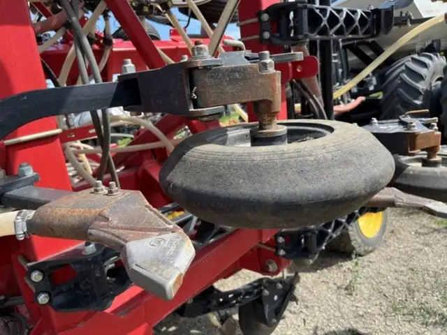 2023 Bourgault 3330 SE in Farming Equipment in Swift Current - Image 33