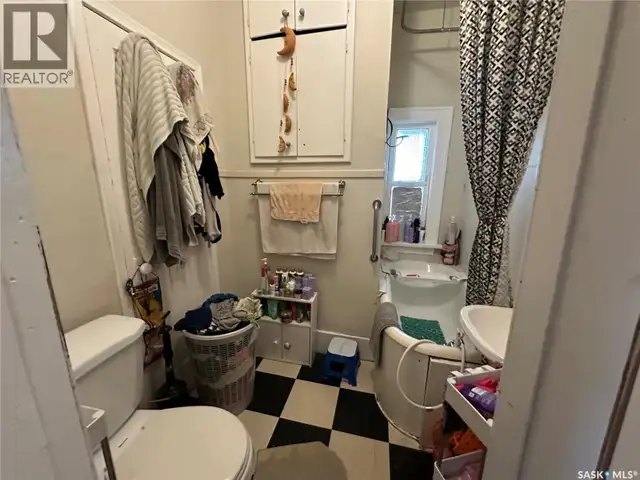 1750 Ottawa STREET Regina, Saskatchewan in Houses for Sale in Regina - Image 9