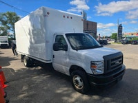 Perfect Auto 16 FT CUBE VAN - POWER LIFT GATE - 7.3 L GAS - PRICE IS INCLUDED SAFETY, OIL CHANGE AND... (image 6)