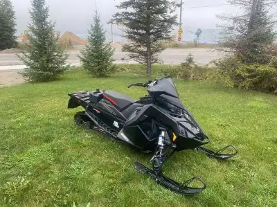 2021 Polaris® 850 Switchback Assault 146The Best Handling 50/50 Crossover Switchback Assault 146 Pur...