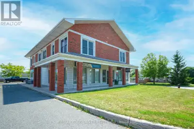 Retail / Personal Service Space for Lease - 1,012 SF | $2,000/Month Gross | Port Hope. Excellent opp...