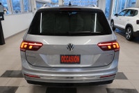 Tiguan Highline R-LINE 2.0L 4MOTION, CARFAX SANS ACCIDENT, Banc Chauffant, Toit Ouvrant, NAV Finance... (image 4)