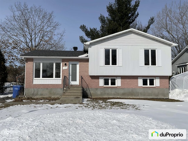 $654,000 - 1 1/2 Storey for sale in St-Lazare — photo 1