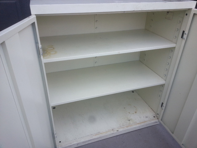 Medium Steel Cabinet - 3 Adjustable Shelves in Tool Storage & Benches in Strathcona County - Image 3