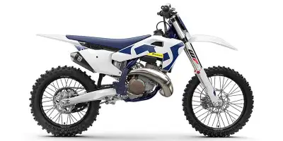PRICE INCLUDES FREIGHT & PDI Engine Type: Single-Cylinder Displacement: 15.2 cu. in. (249 cc) Bore a...