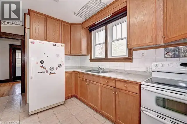 147 COURTLAND Avenue E Kitchener, Ontario in Houses for Sale in Kitchener / Waterloo - Image 15