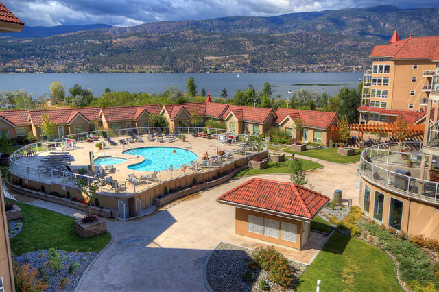 Resort Style Living Downtown At Discovery Bay! in Condos for Sale in Kelowna