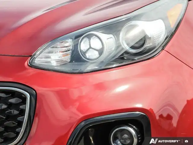 2020 Kia Sportage EX AWD | Apple CarPlay | Blind Spot in Cars & Trucks in London - Image 14