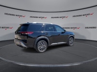 // ACCIDENT FREE!! // Meet the 2024 Nissan Pathfinder SL 4WD, a well-equipped used SUV built for bus... (image 7)