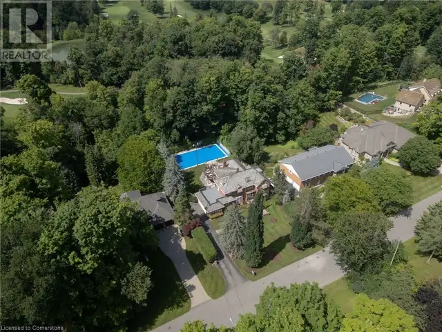 32 MAPLE HILL Drive Kitchener, Ontario in Houses for Sale in Kitchener / Waterloo - Image 4