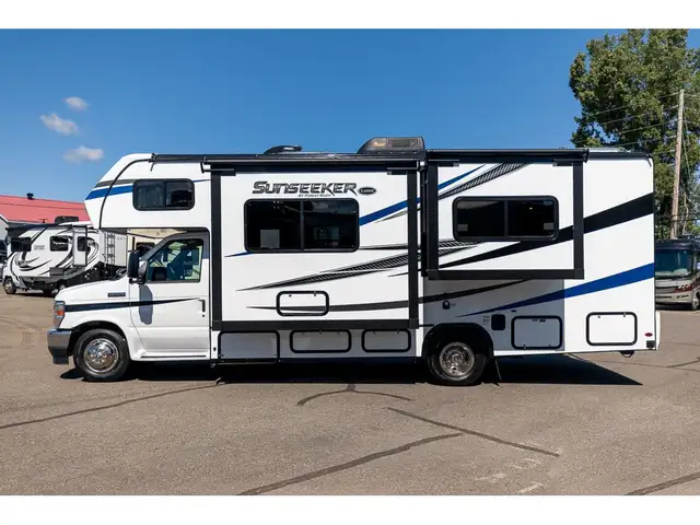 2022 Forest River Sunseeker 2440 2025 2 extension 2022 Classe C in RVs & Motorhomes in Laval / North Shore - Image 28