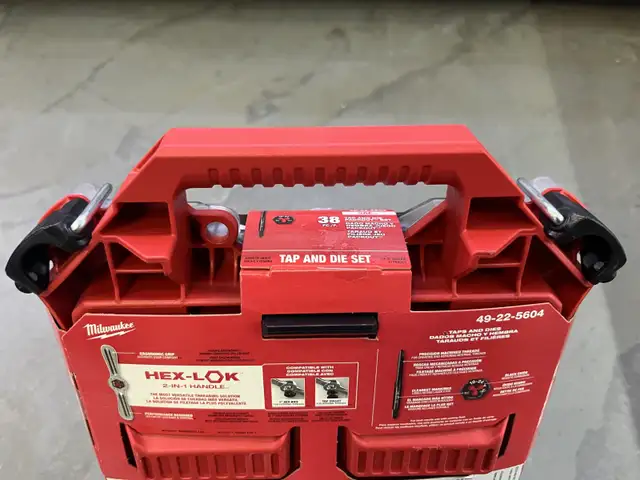 Milwaukee 38 pc Tap and Die Packout Set in Hand Tools in Mississauga / Peel Region - Image 4