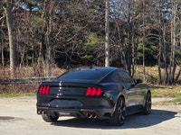 Powerful 5.0L V8 engine - Advanced lane departure warning - Convenient reverse park assist - Trip Co... (image 9)