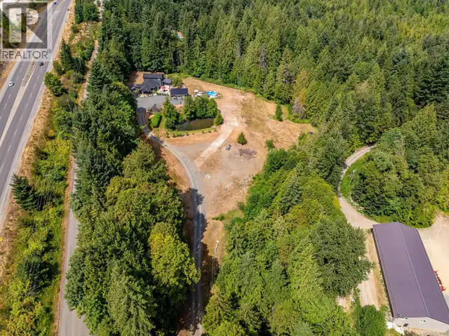 3840 SMALL Rd Courtenay, British Columbia in Houses for Sale in Comox / Courtenay / Cumberland - Image 3