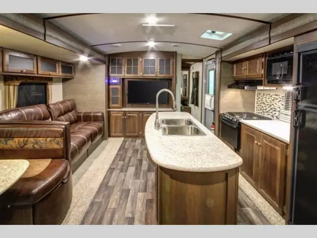 2017 Keystone RV Premier Ultra Lite 26RBPR in Travel Trailers & Campers in Kamloops - Image 23