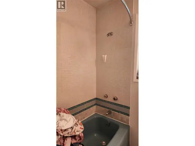 200 5TH  NW Street Nakusp, British Columbia in Houses for Sale in Nelson - Image 14