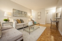 SPACIOUS 1 BEDROOM DEN APARTMENT FOR RENT IN NEWMARKET! SELECT APARTMENTS REVITALIZED WITH MODERN FI... (image 4)