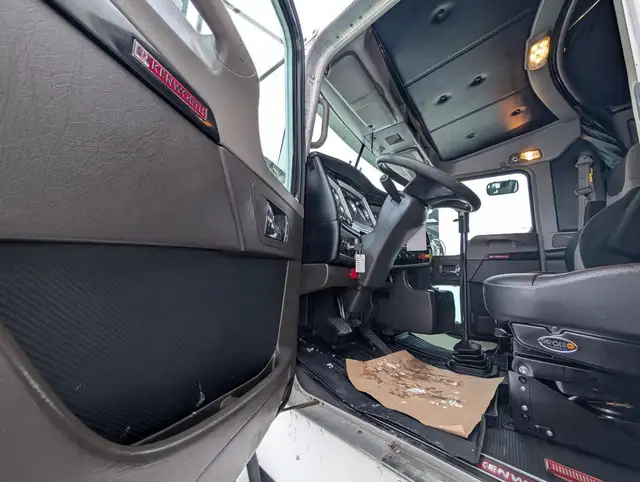 2015 KENWORTH T800 in Heavy Trucks in Kamloops - Image 15