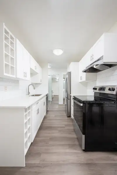 SUITE FEATURES Spacious, thoughtfully designed layouts Private balconies for fresh air and views Sty...