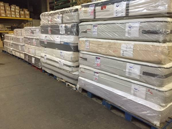 WONDERFUL SUPER ⚜️MEGA ⚜️SALE ALL SIZE USED MATTRESSES IN STOCK in Beds & Mattresses in Delta/Surrey/Langley - Image 4