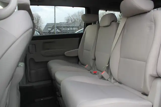 2019 KIA Sedona LX+ FWD for sale in Cars & Trucks in Comox / Courtenay / Cumberland - Image 12