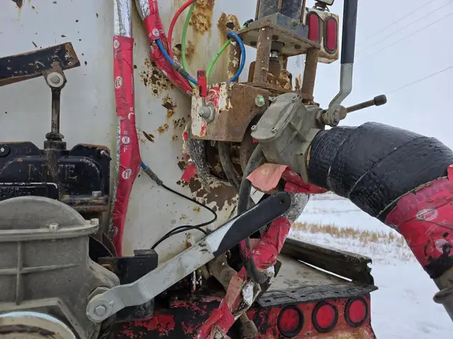 2012 PETERBILT 388 in Heavy Trucks in Saskatoon - Image 70