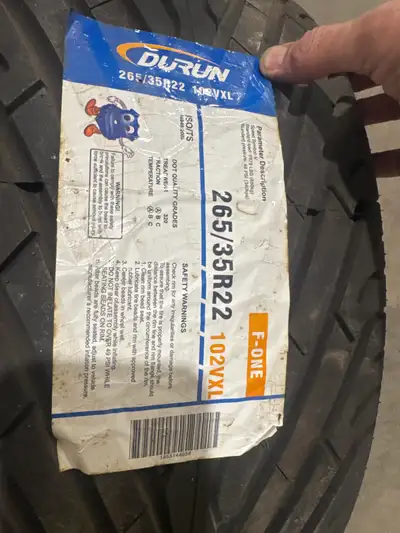 One Brand New 265/35R22 102VXL Durun brand tire.. This tire is old stock and priced to sell. $100 Fi...