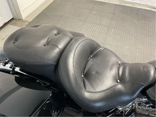 2009 Harley-Davidson Street Glide CANADIAN HARLEY/STAGE 1/RINEHA in Sport Touring in North Bay - Image 12