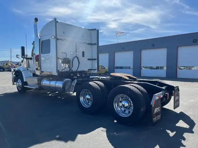 2023 International HX 520 565 HP | 56\" Highrise Sleeper! in Heavy Trucks in Hamilton - Image 10