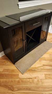 Dining Server ideal for wine and fine glass storage