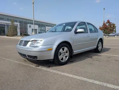 The pre-owned 2004 Volkswagen Jetta Sedan GLS is a timeless compact sedan designed for drivers who a...