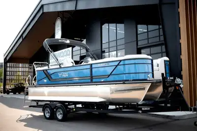 2024 SUNCATCHER FUSION 322RC 2025 YAMAHA VF150XA 4STROKE OUTBOARD 2024 TANDEM AXLE TRAILER SKI TOW A...