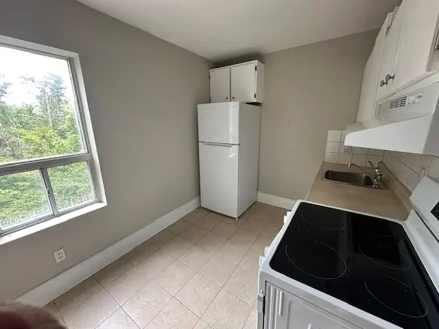 Stunning large 2 bedroom 2 level, with many upgrades in Long Term Rentals in Barrie - Image 6