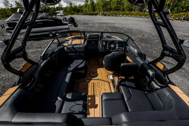 2024 Moomba MONDO in Powerboats & Motorboats in Rimouski / Bas-St-Laurent - Image 17