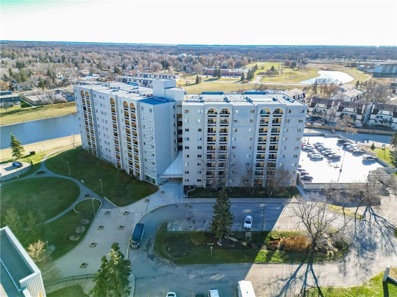 811 3030 Pembina Highway Winnipeg, Manitoba Condos for Sale